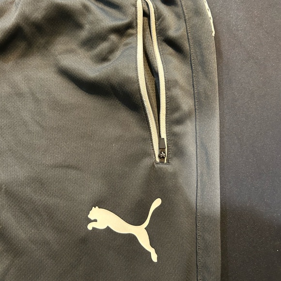 Puma Comfortable & Lightweight Pants - Perfect for Everyday Wear - Picture 3 of 4